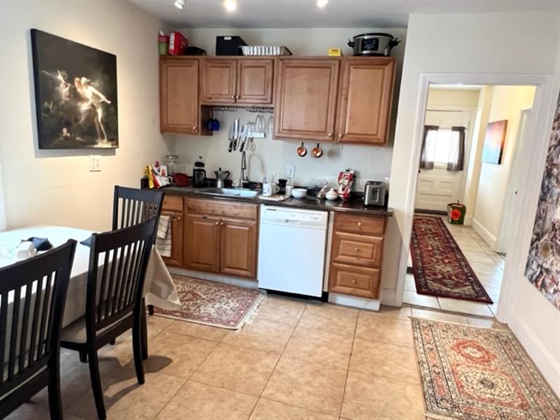 128 Cedar St, Powder House Square