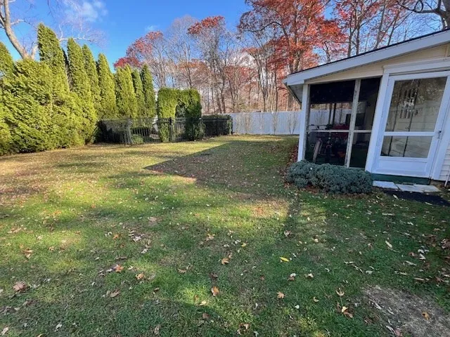 1657 Meridian St, Fall River