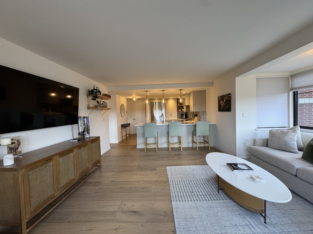 100 Ledgewood Dr, Stoneham