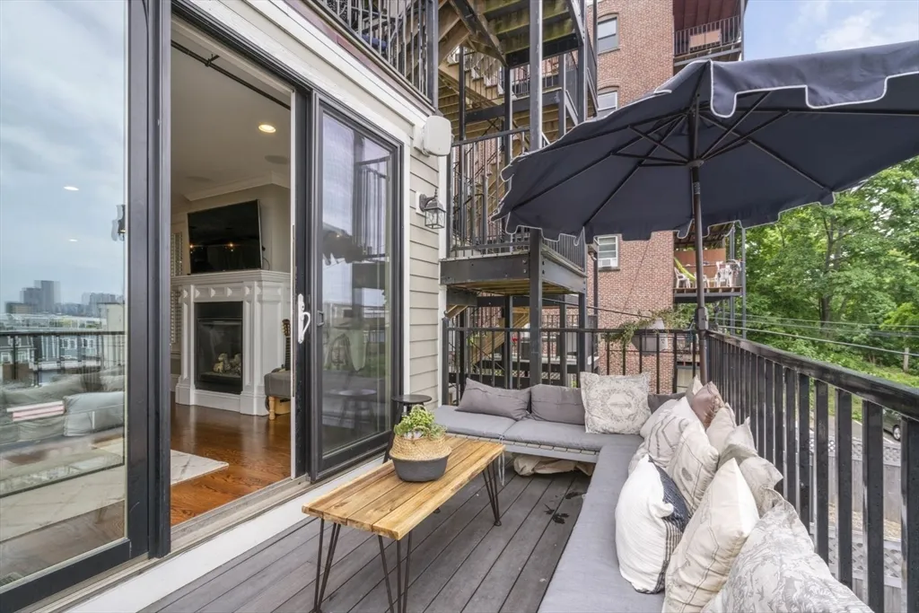 532 East Broadway, South Boston