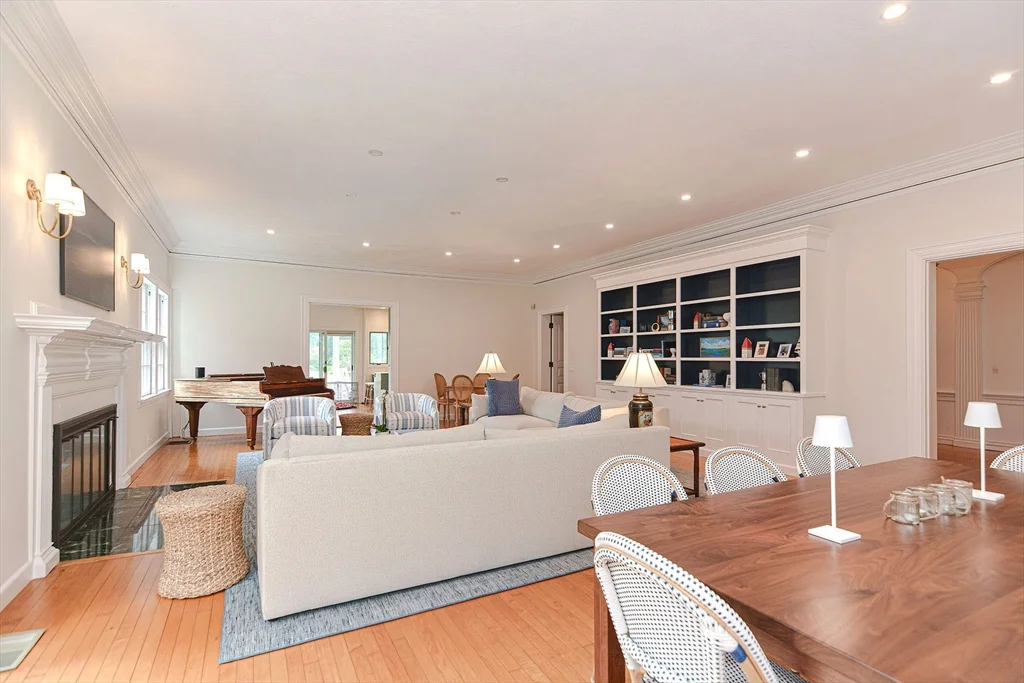 135 Bridge St, Manchester