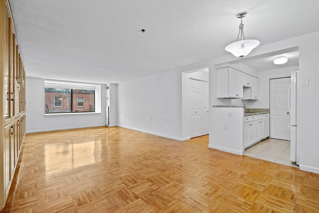 357 Commercial St, Waterfront