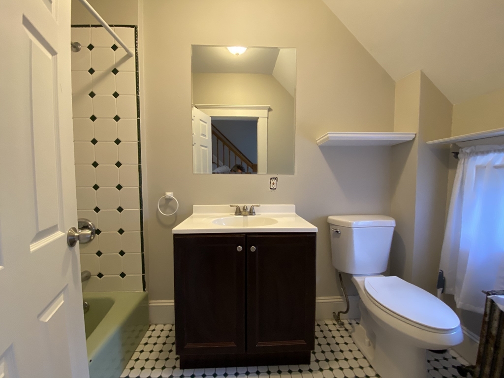 8 Trafford St, Quincy