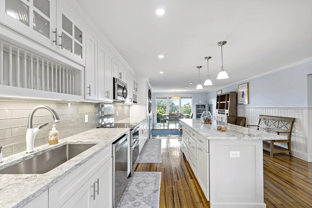 24 Ships View Ter, Buzzards Bay