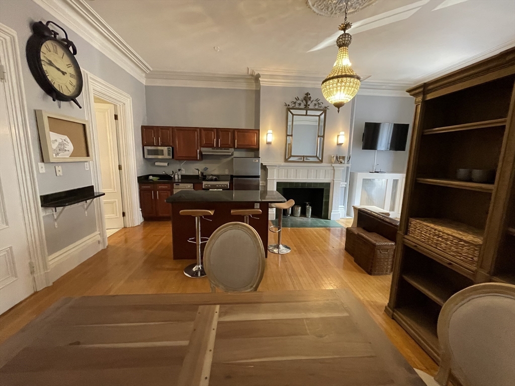 105 Beacon St, Back Bay