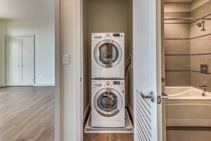 1 Canal St, North End