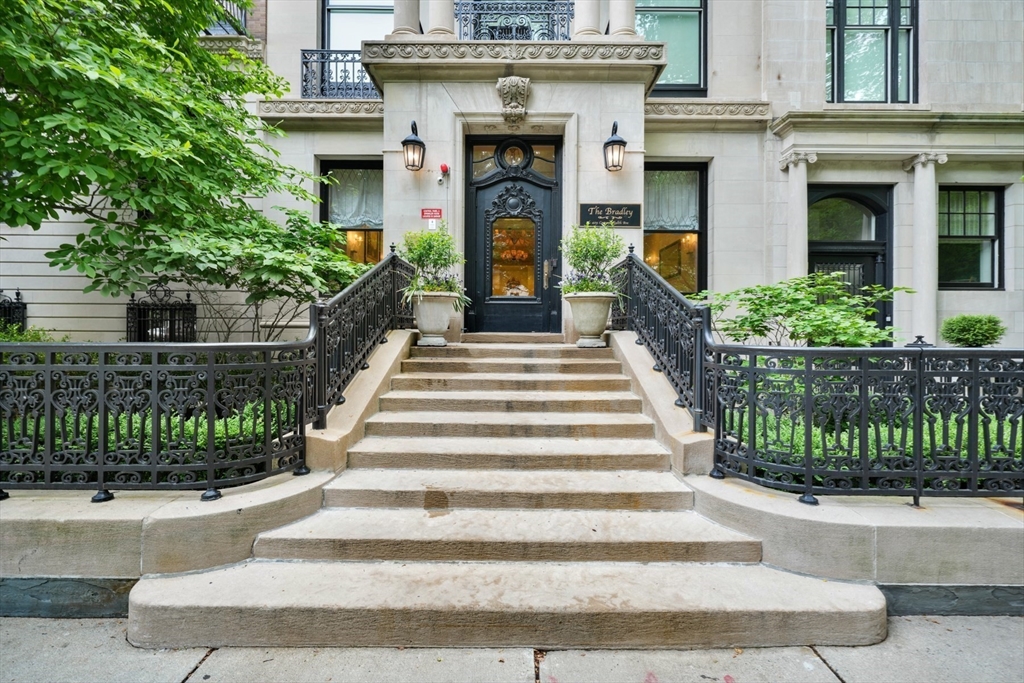 409 Commonwealth Ave, Back Bay