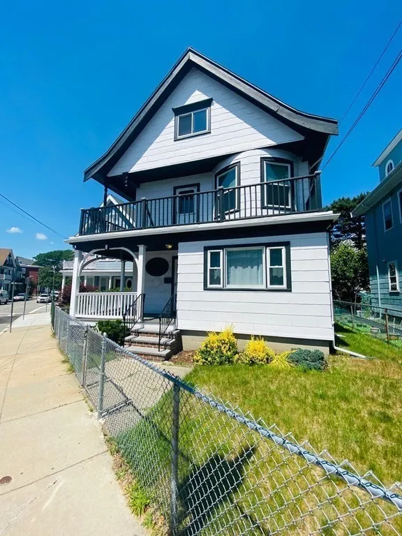 72 Roseclair, Boston