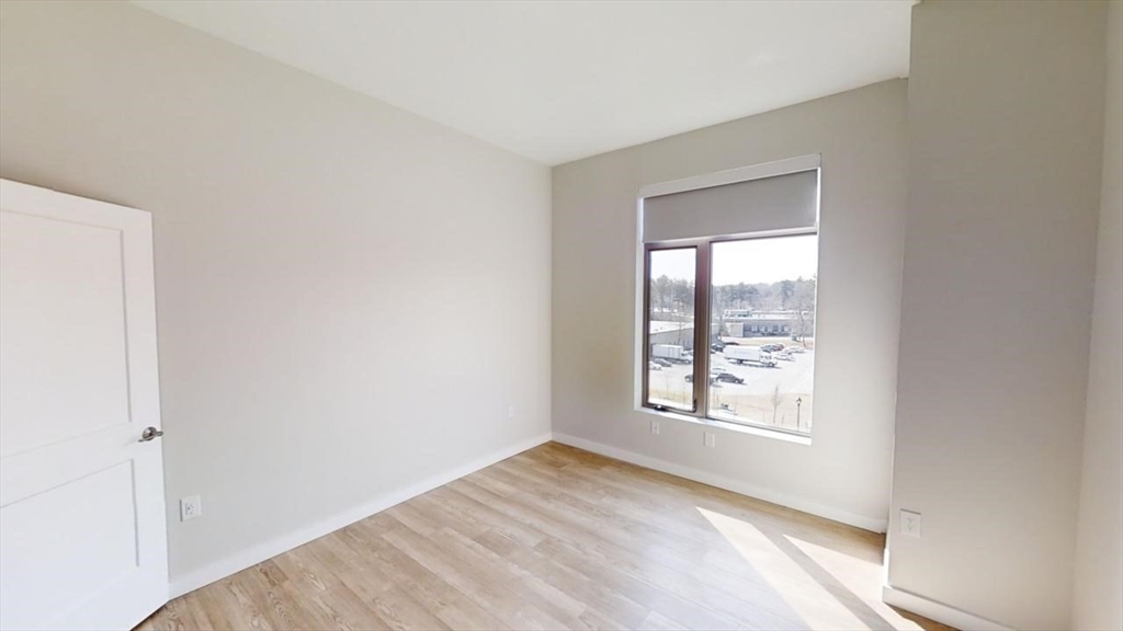 20 4th Ave, Burlington