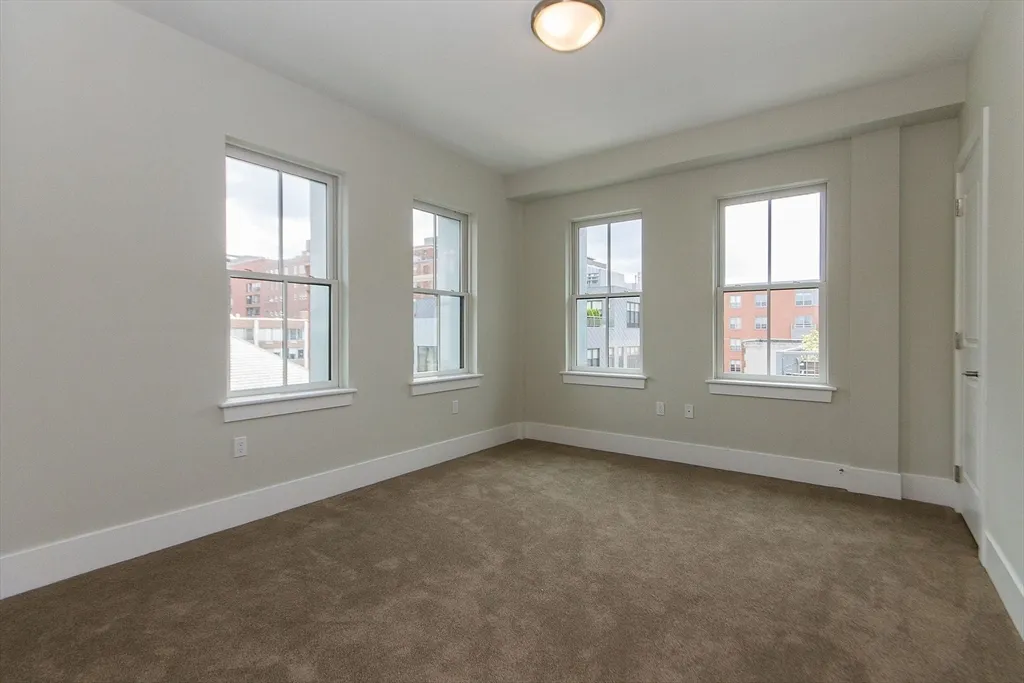 10 Saint George St, South End