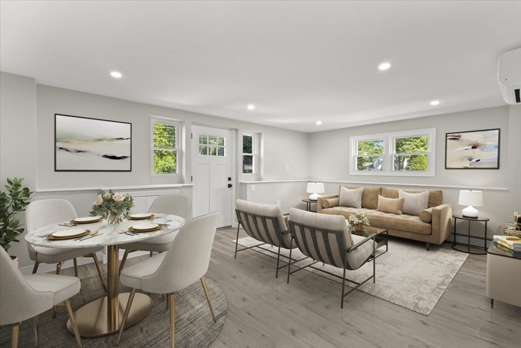 19 Coach Ln, Norwood