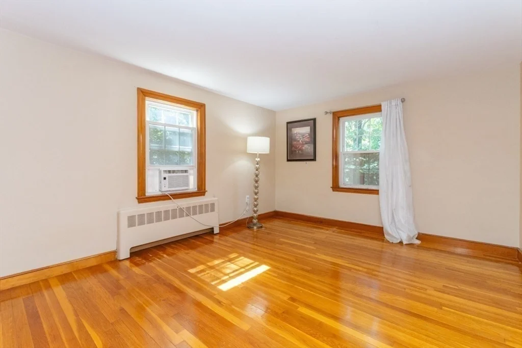 15 Lexington St, Burlington