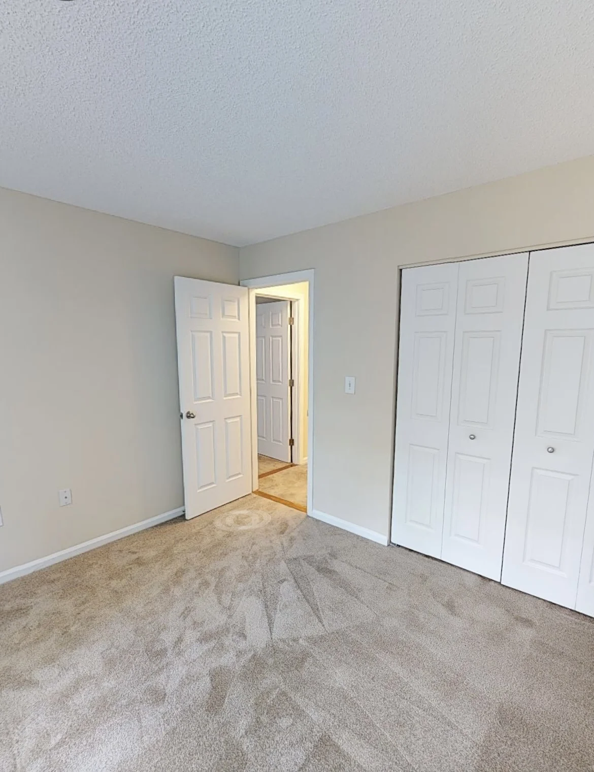 1 Arboretum Way, Burlington