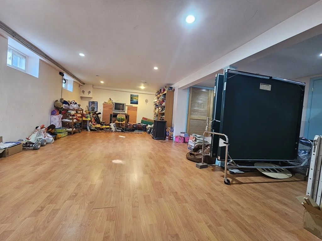 56 Great Meadow Rd, Newton