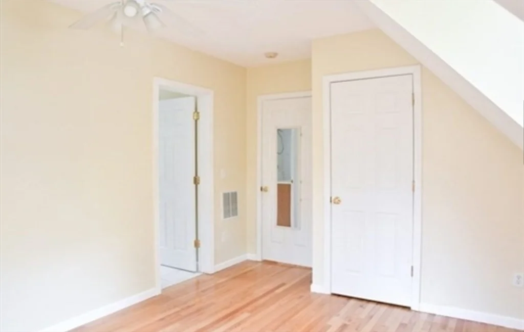 19 Collins Rd, Northborough