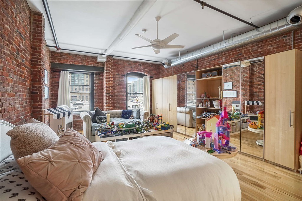 21 Wormwood St, South Boston