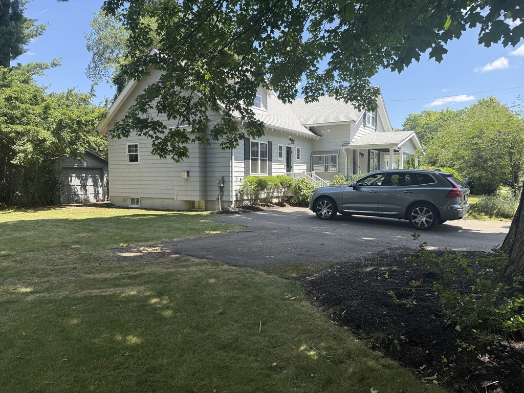 11 Durant Rd, Wellesley