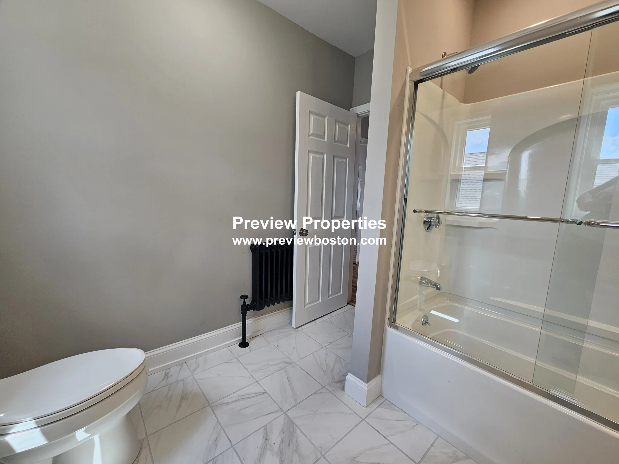 33 Linden St, Everett