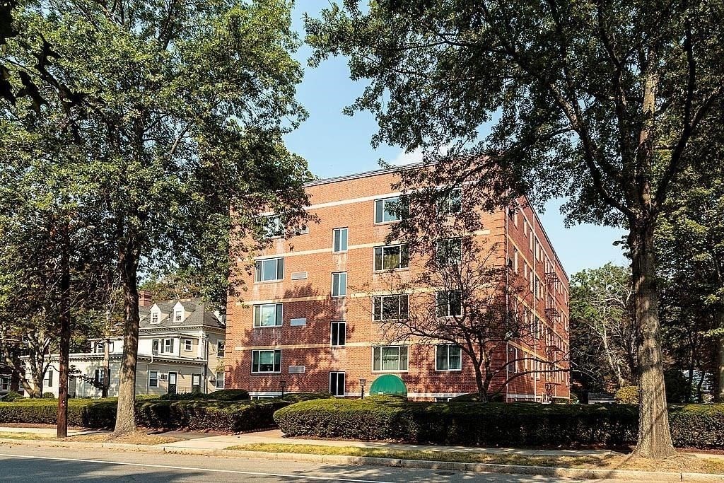 125 Pleasant St, Arlington