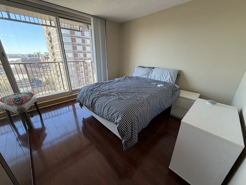 10 Museum Way, East Cambridge