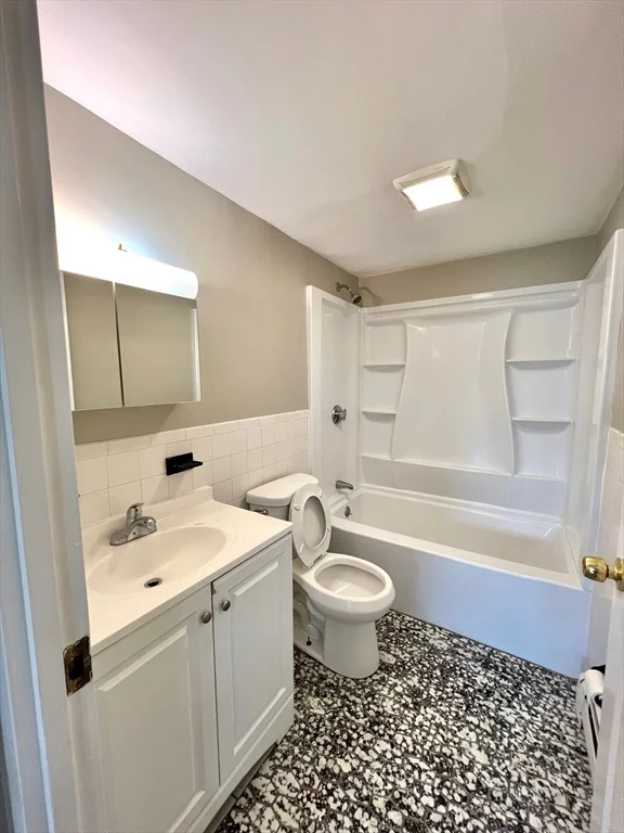 4 Hawes St, Revere