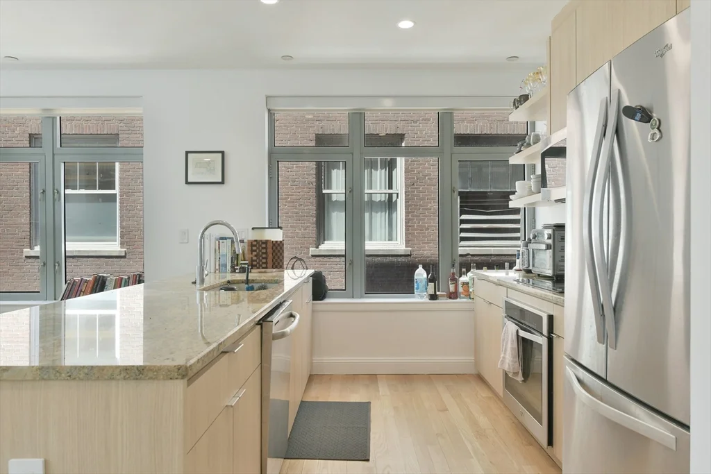 425 Boylston St, Back Bay