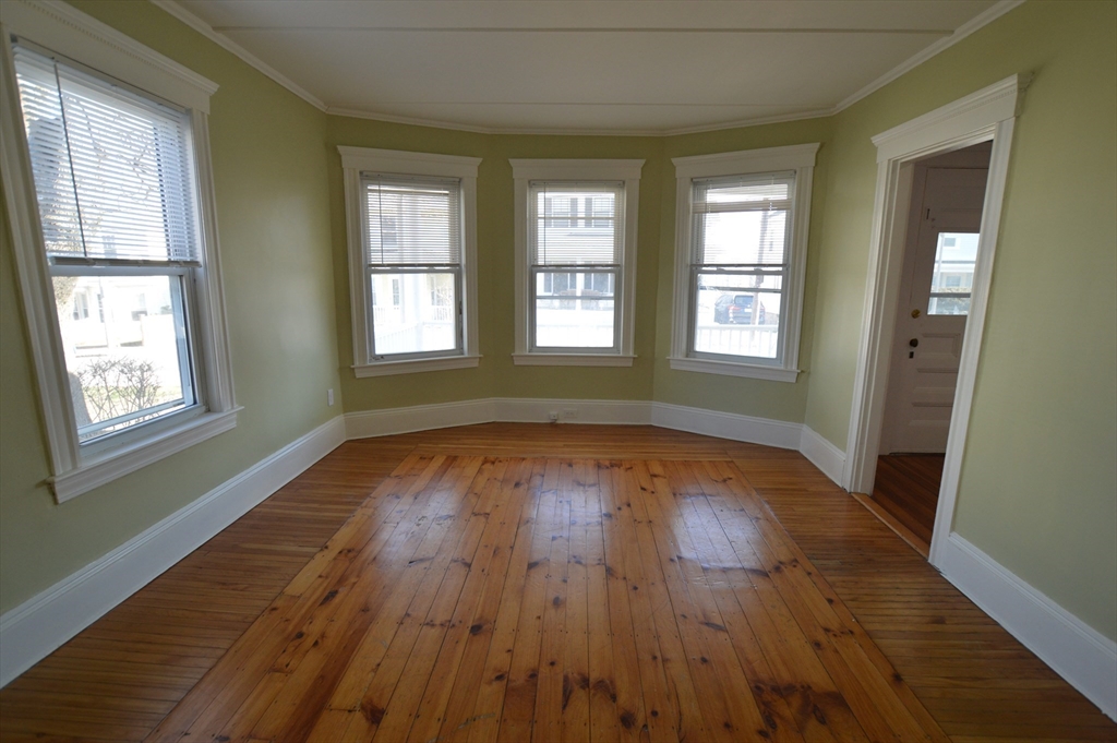 11 Woodland Ave, Beverly