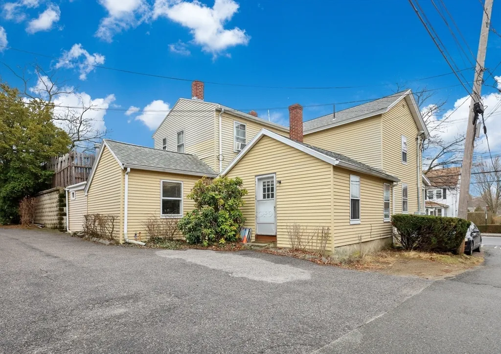 158 Adams St, Nonantum