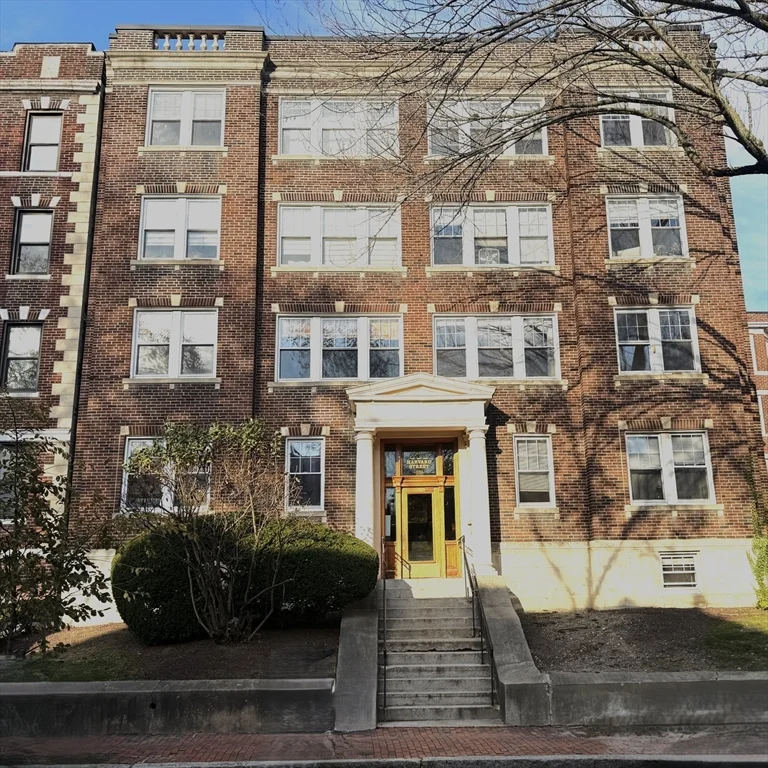 333 Harvard St, Mid-Cambridge