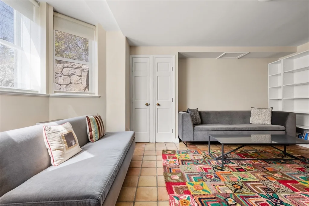 14 Craigie St, West Cambridge