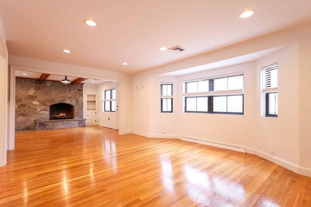 321 Nichols St, Norwood