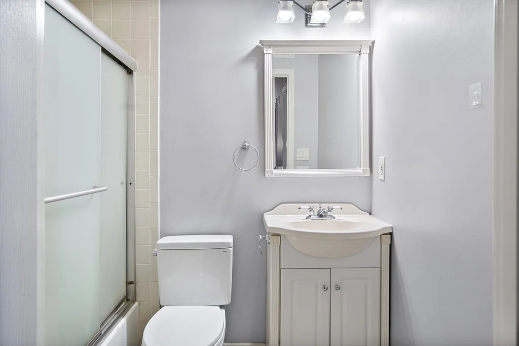 201 Thorndike St, Lowell