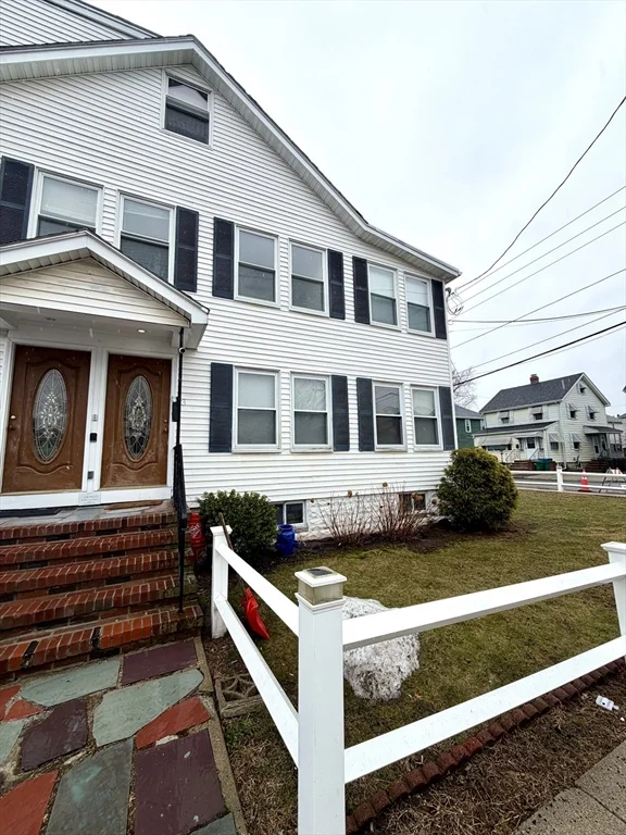 3 Goldsmith Ave, Tufts University