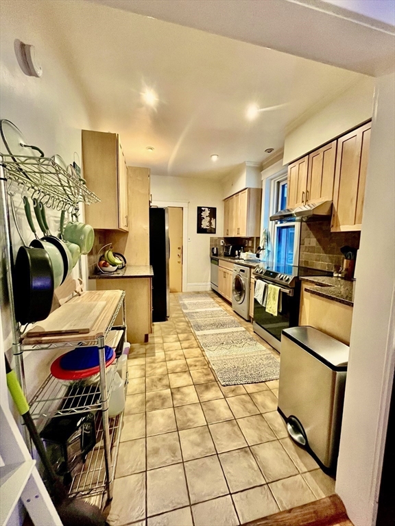 66 Marshall St, Medford