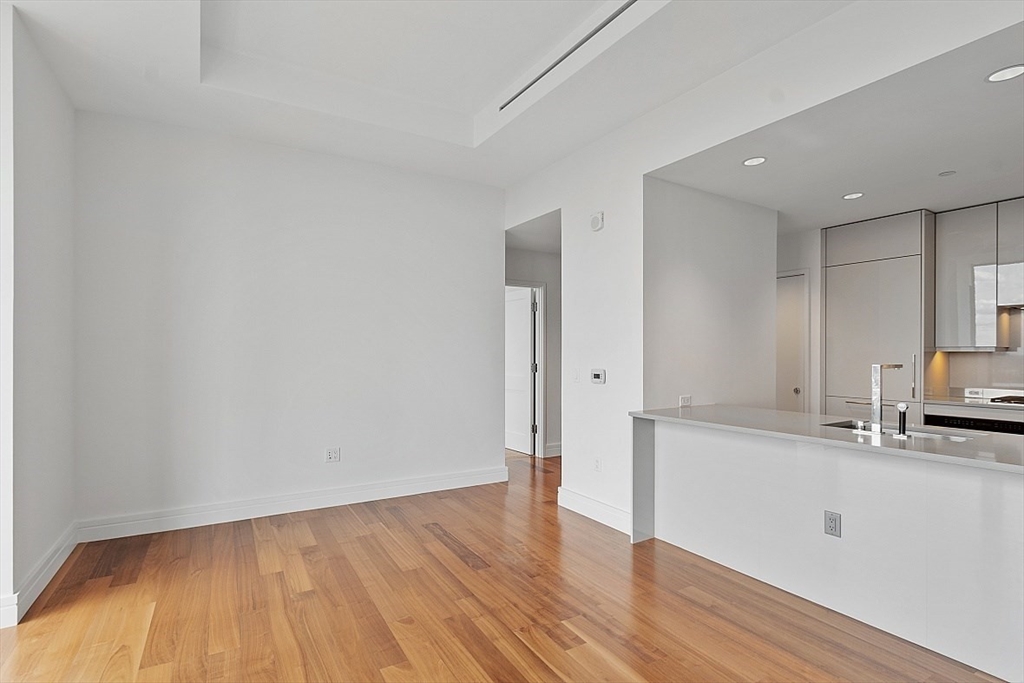 1 Dalton St, Back Bay