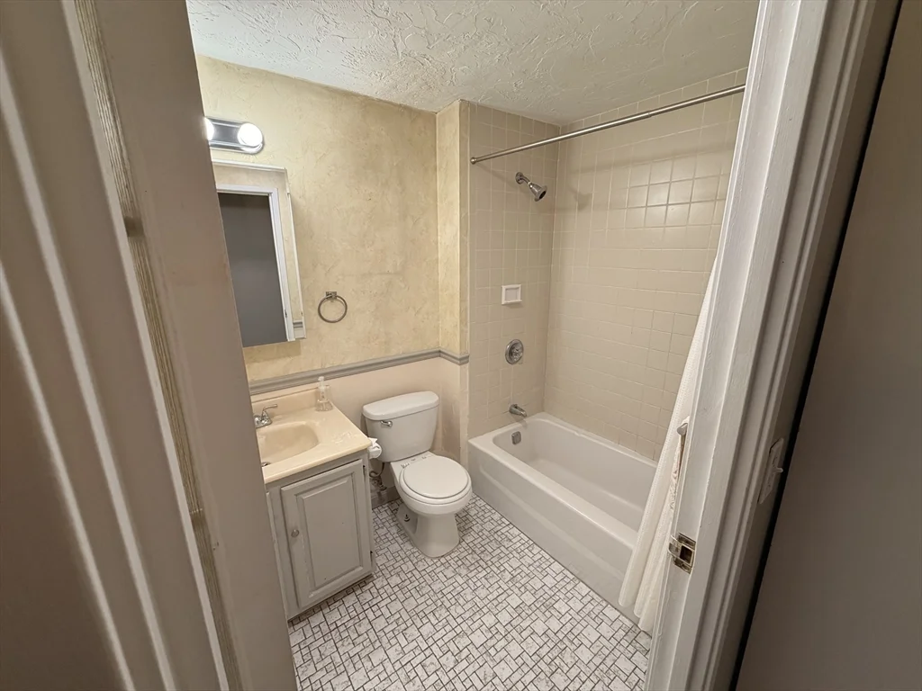 120 Fellsview Ter, Haywardville