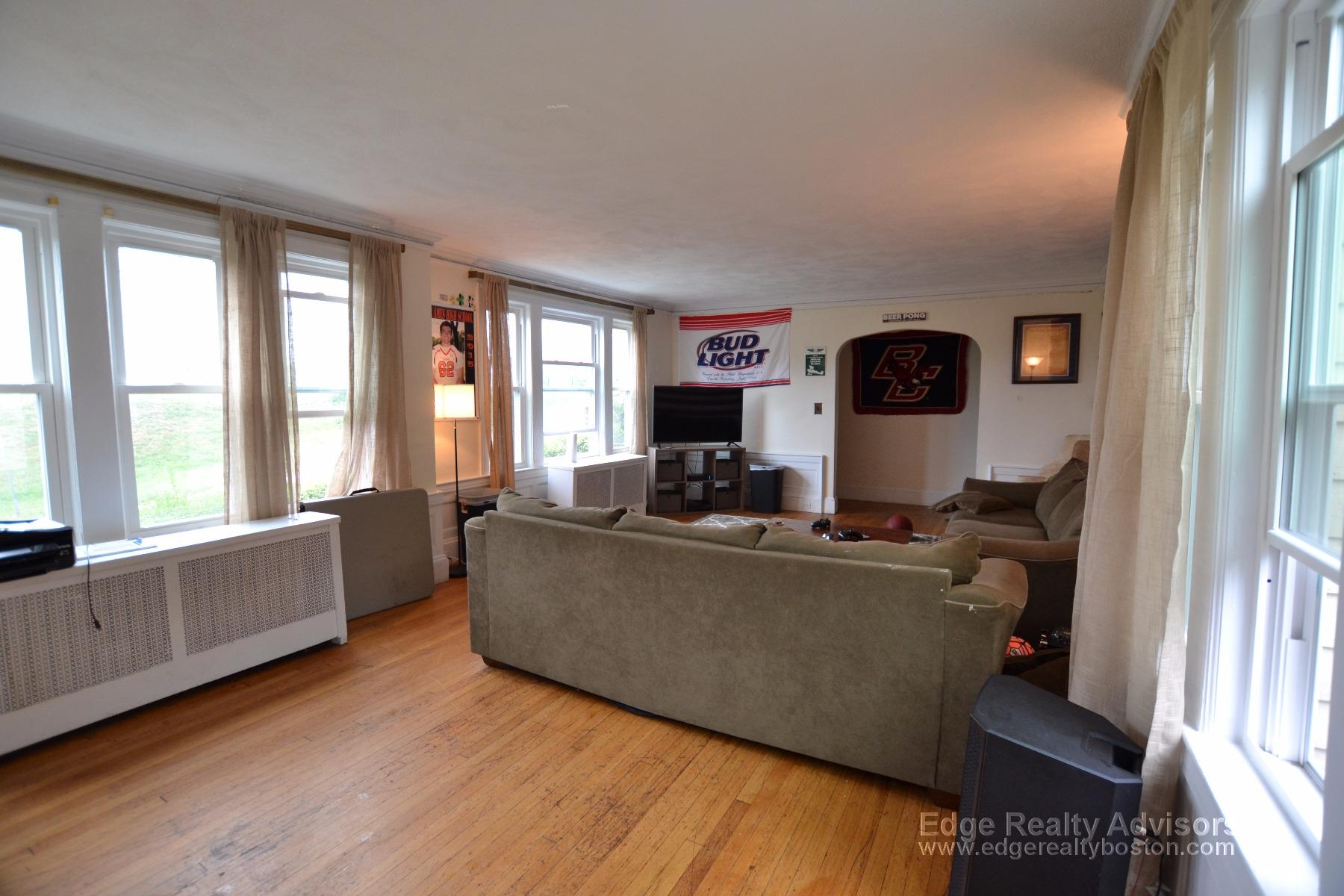 5 bed, 1.5 bath apartment for rent at 29 Manet Rd Unit 1, Chestnut Hill (Newton) — photo 9 of 13