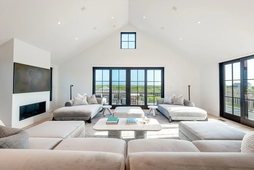 30 Devon Street   Full Compound, Nantucket