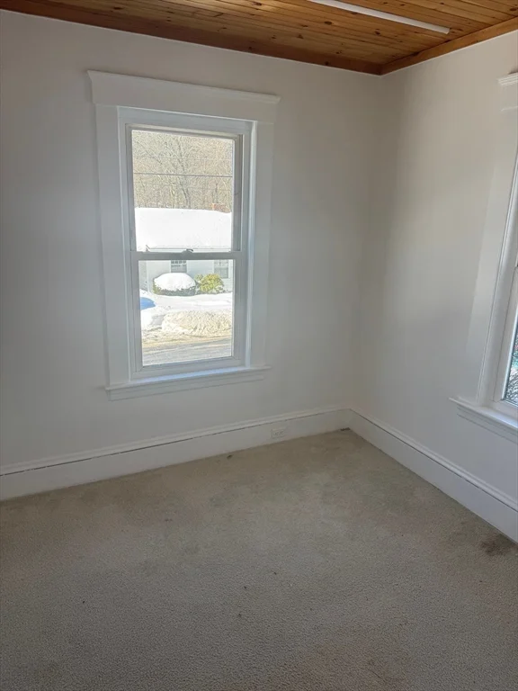 2 Harding St, Fitchburg