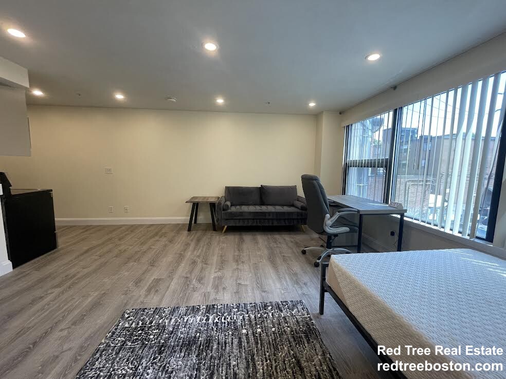 1028 Commonwealth Ave, Boston