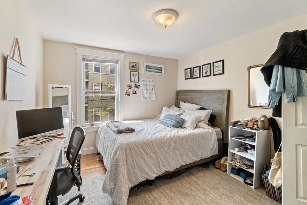 38 Roberts Rd, Harvard Square