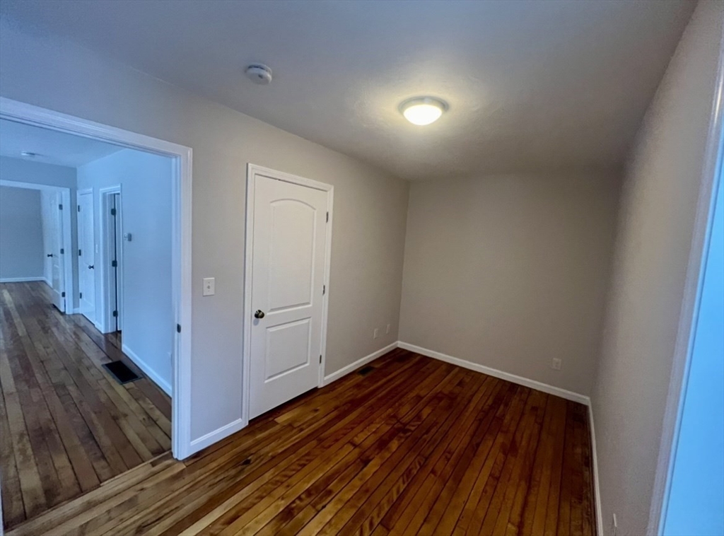 265 Dunstable Rd, Tyngsborough