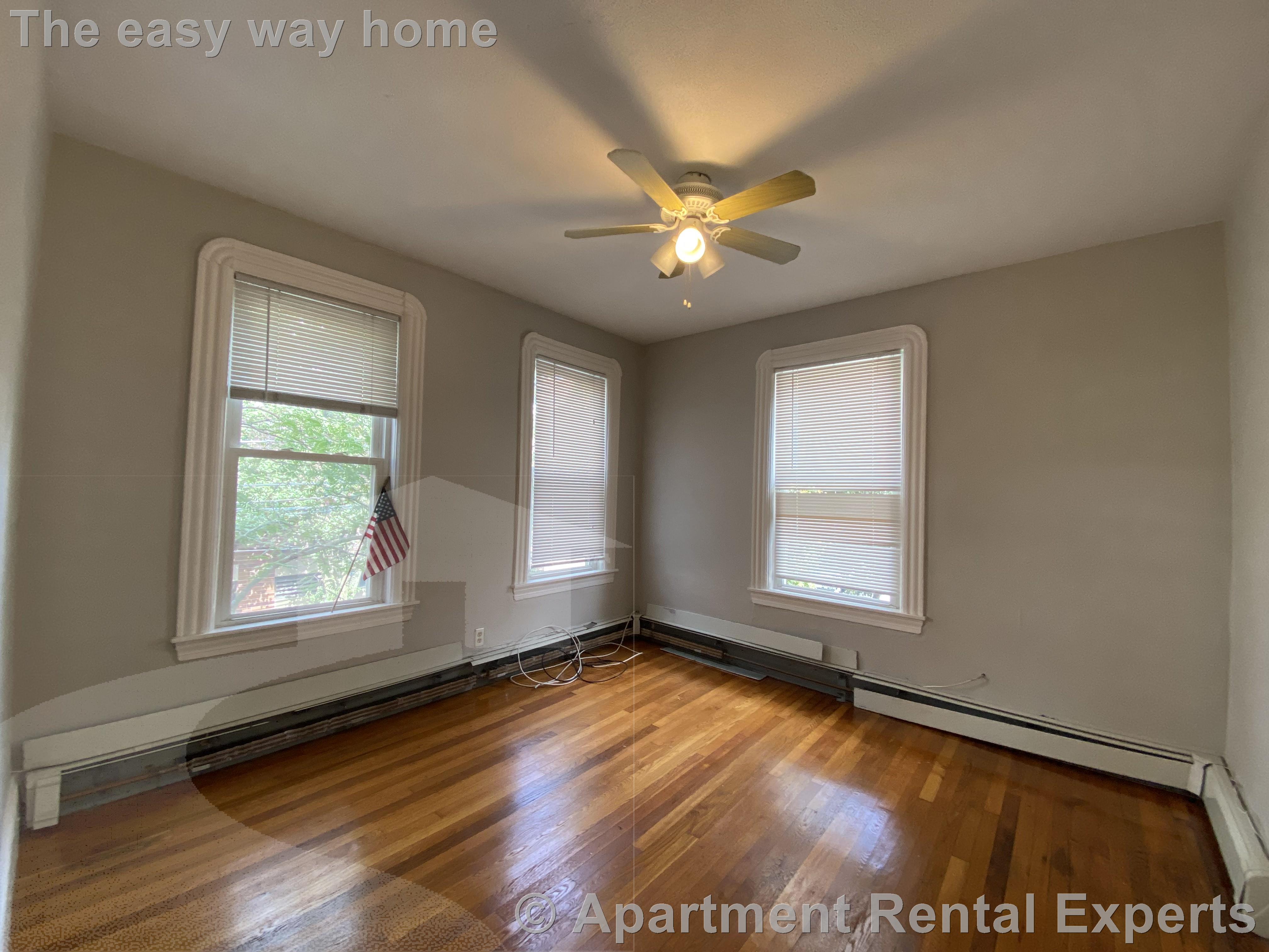 568 Green St, Central Square