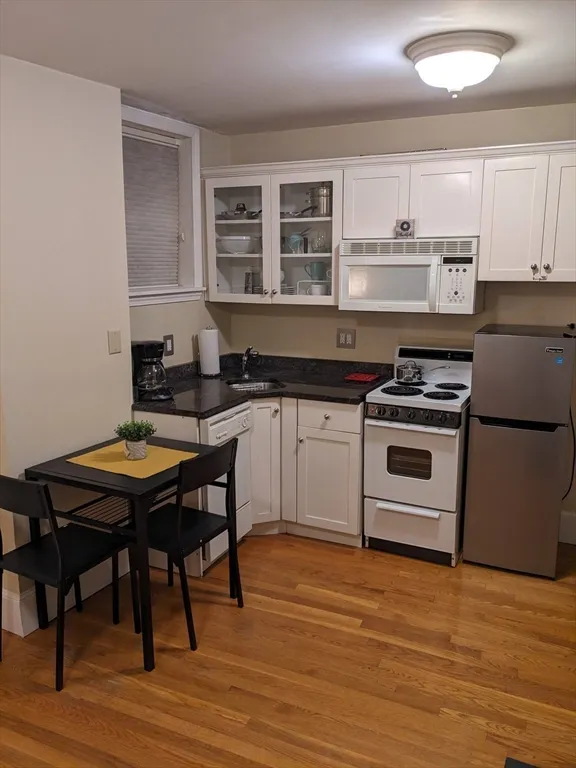 115 Salem St, North End