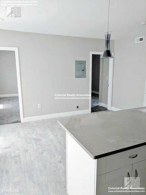 77 Linden St, Brighton