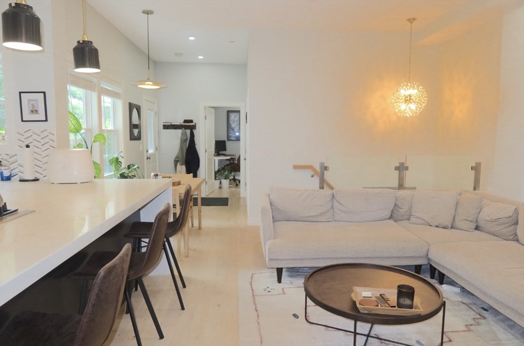 94 Bunker Hill, Charlestown