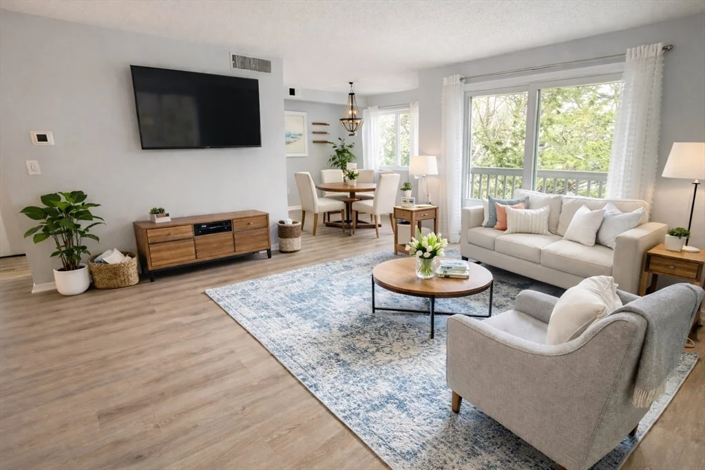 8 Beals Cove Rd, Hingham