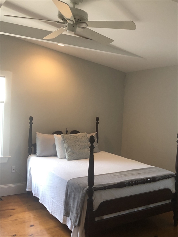 10 Wellesley Ave, Wellesley