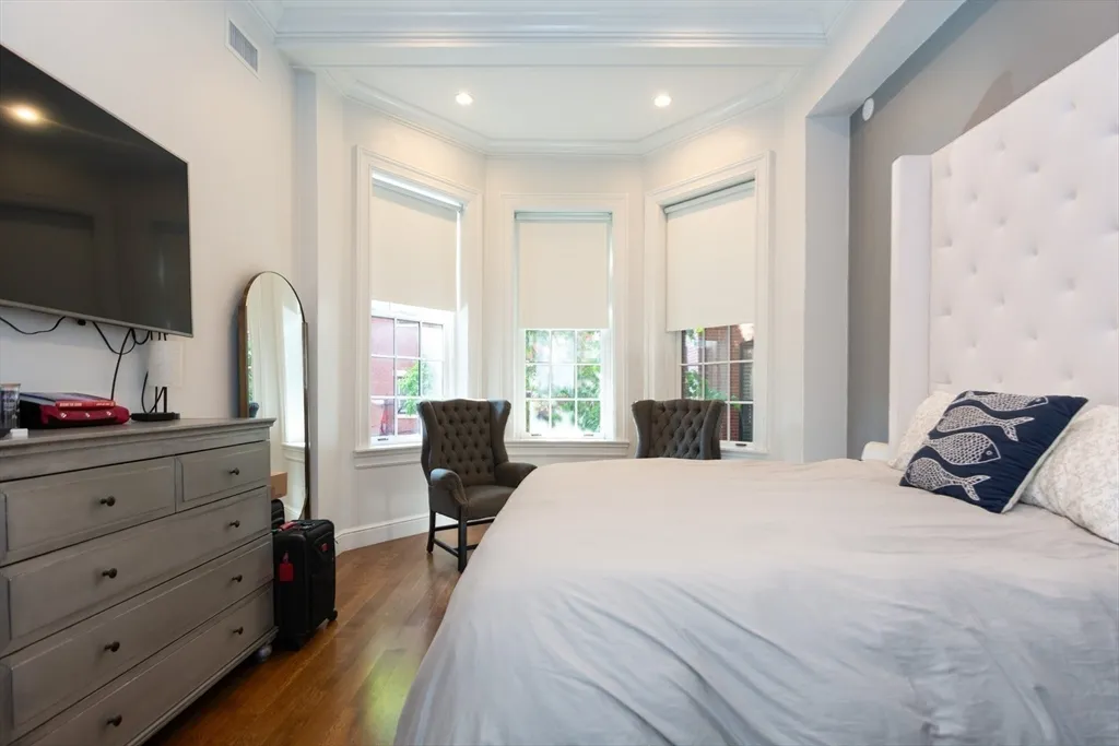 288 Commonwealth Ave, Back Bay