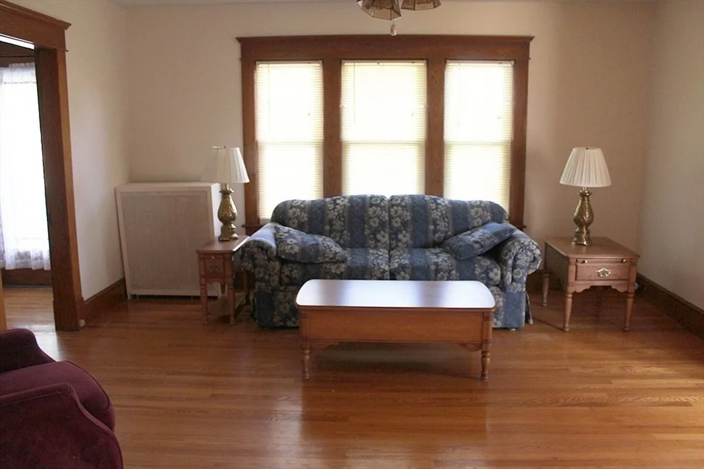 1859 Northampton St, Holyoke